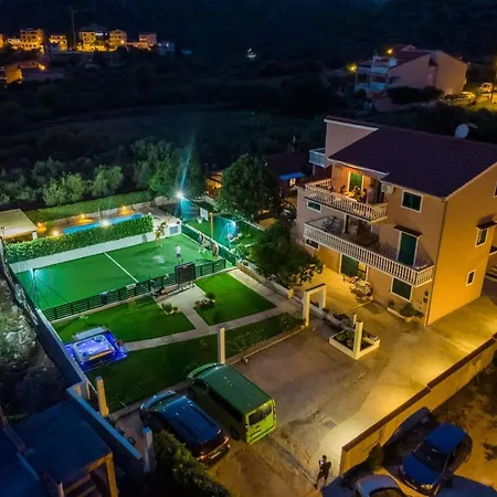 Mirko Apartament *