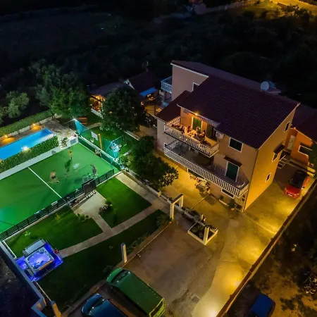 Mirko Apartament *