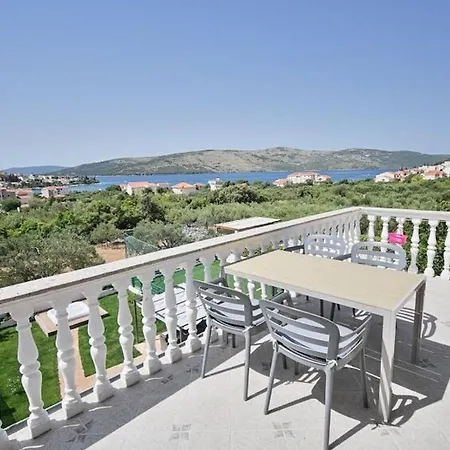 Mirko Apartament *
