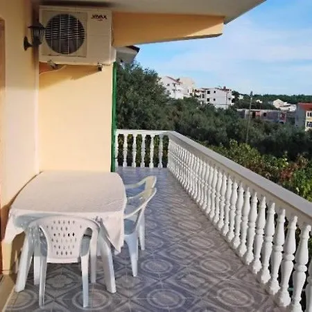 Mirko Apartament *